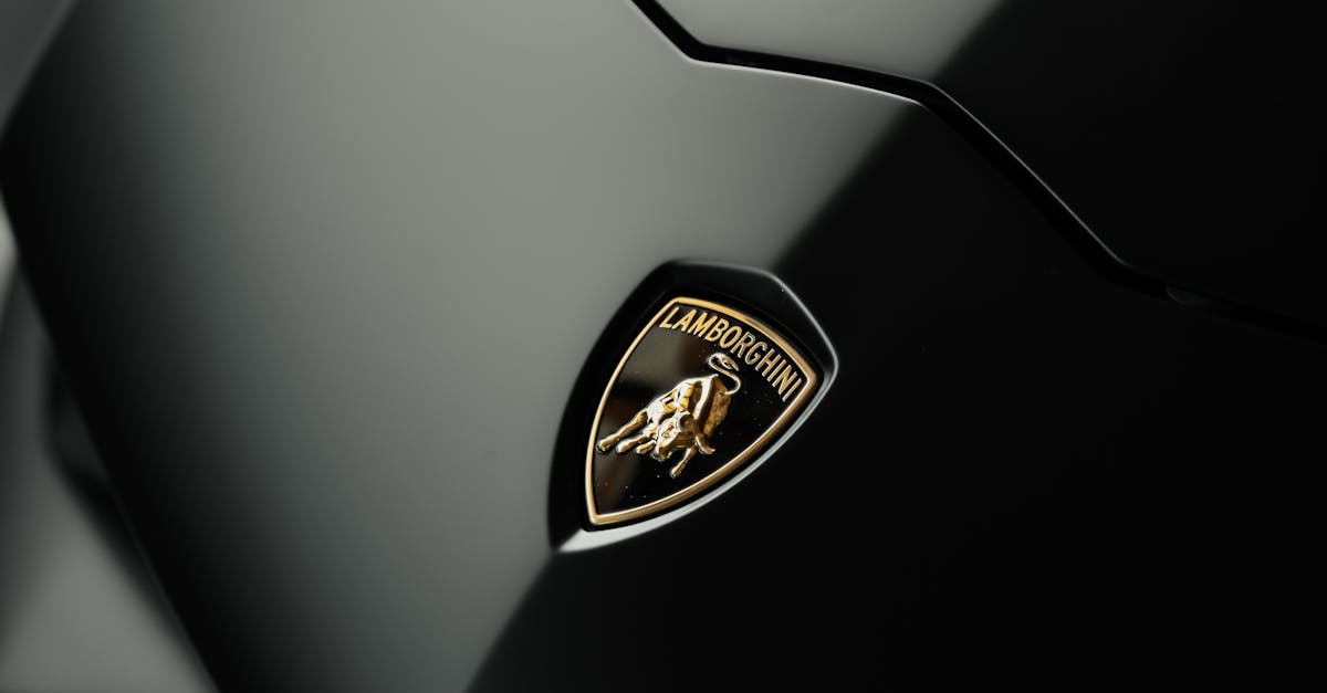 découvrez l'avenir de la performance automobile avec notre supercar électrique. alliant technologie de pointe, design audacieux et respect de l'environnement, cette voiture sportive redéfinit les normes de vitesse et d'efficacité. plongez dans une expérience de conduite inégalée, où l'innovation rencontre l'électrification.