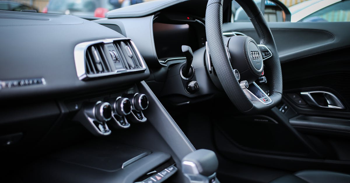 découvrez l'audi q5, un suv alliant élégance, performance et technologie avancée. profitez d'un confort unique et d'une conduite dynamique, que ce soit en ville ou en pleine nature. explorez les caractéristiques innovantes et le design raffiné qui font de l'audi q5 un choix idéal pour les conducteurs exigeants.